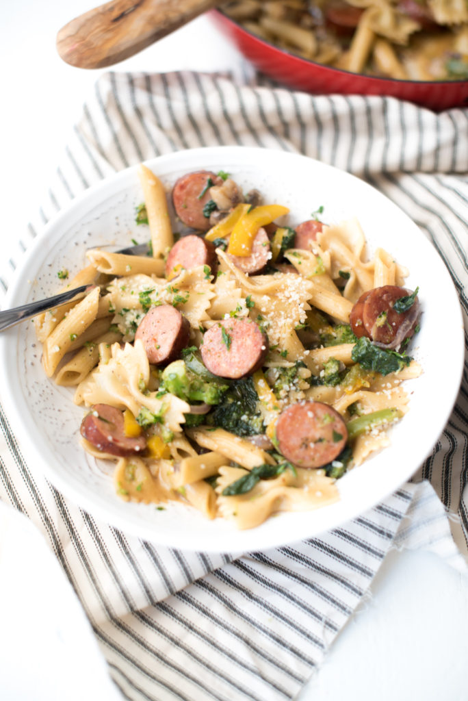 A lighter, one pot cajun pasta with tons of vegetables, smoked sausages, and a light sauce. Similar to the cajun chicken pasta at Friday's.