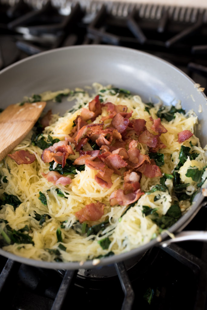 This 7 ingredients spaghetti squash carbonara comes together in less than 15 minutes and will make you smile with each bit. Simple goodness lightened up!